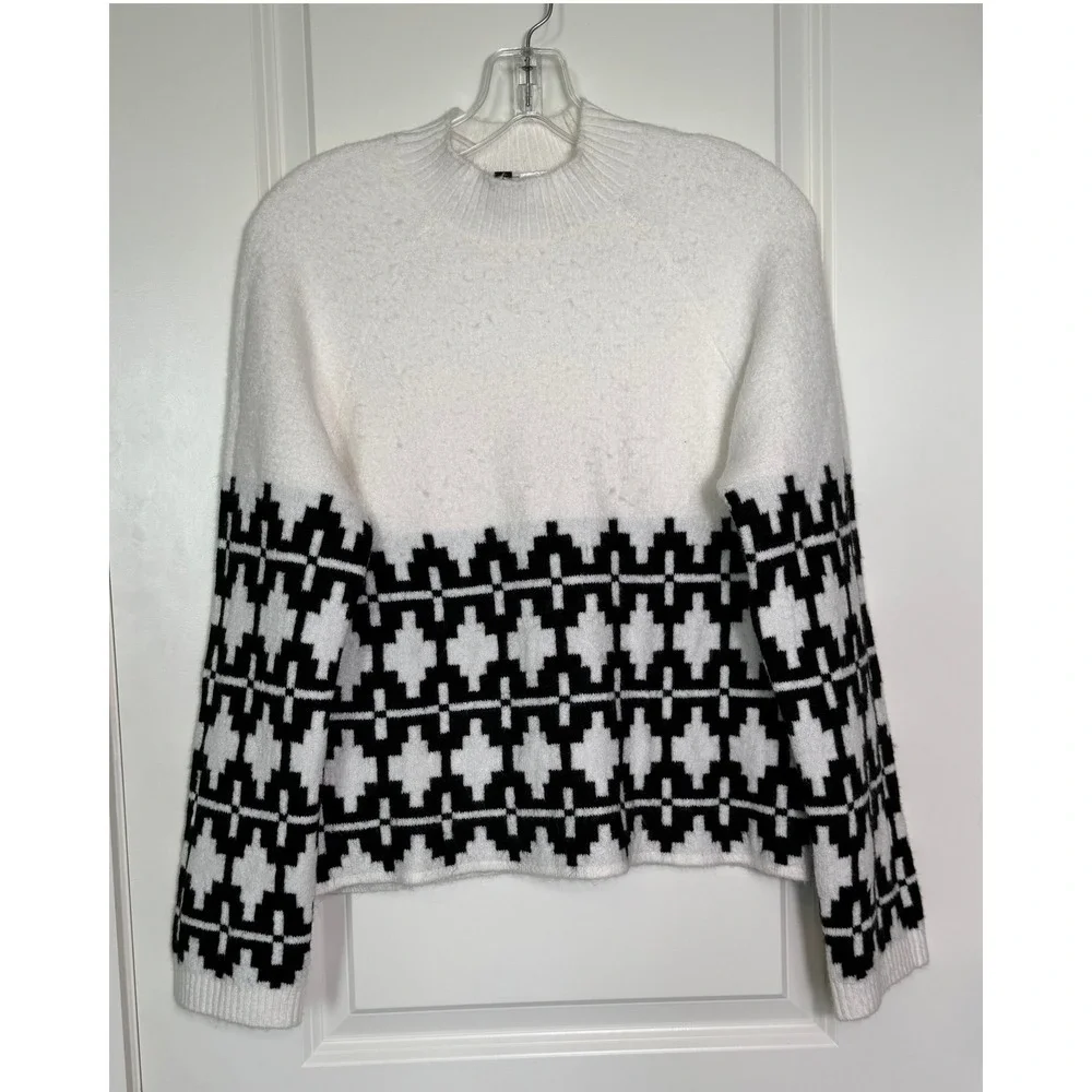 Divided Womens Sweater Small White Black‎ Geometric Mock Neck Knit Pullover